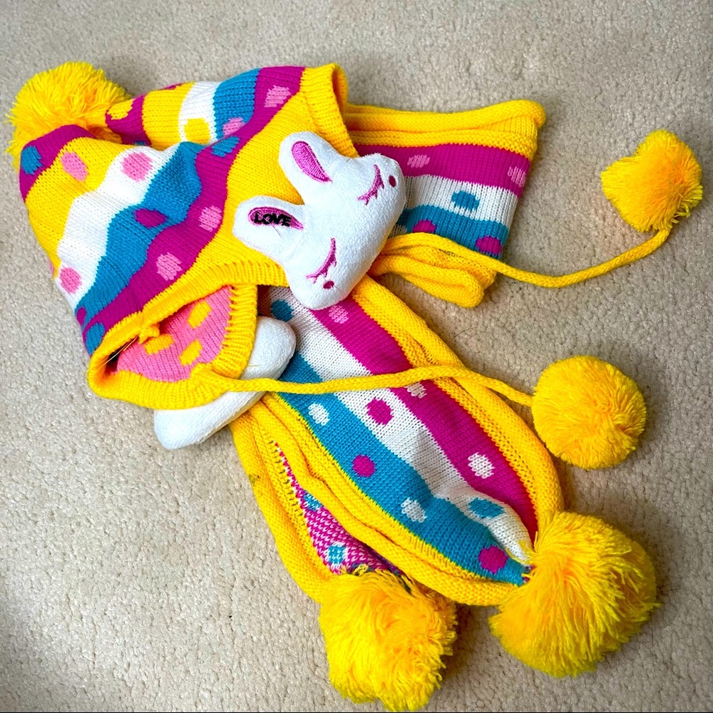 Set: Toddler Girl Knitted Hat and Scarf Set